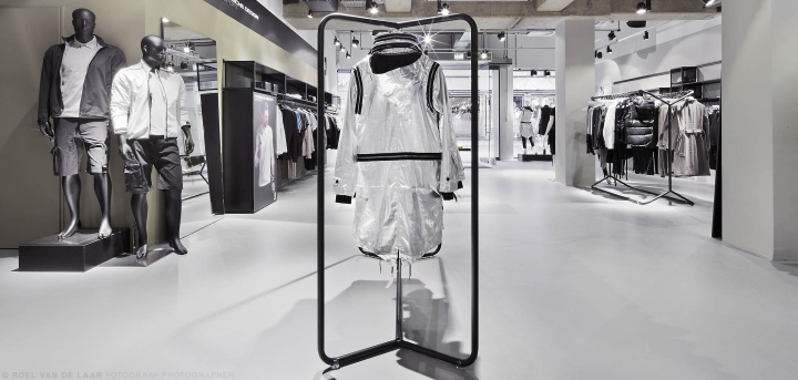 Adidas-pop-up-store-by-Alu-Benelux-Dusseldorf-05