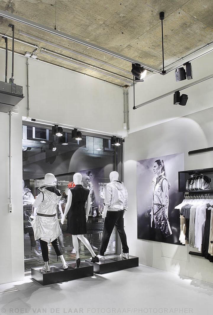 Adidas-pop-up-store-by-Alu-Benelux-Dusseldorf-08