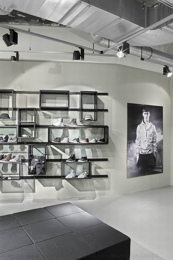 Adidas-pop-up-store-by-Alu-Benelux-Dusseldorf-09