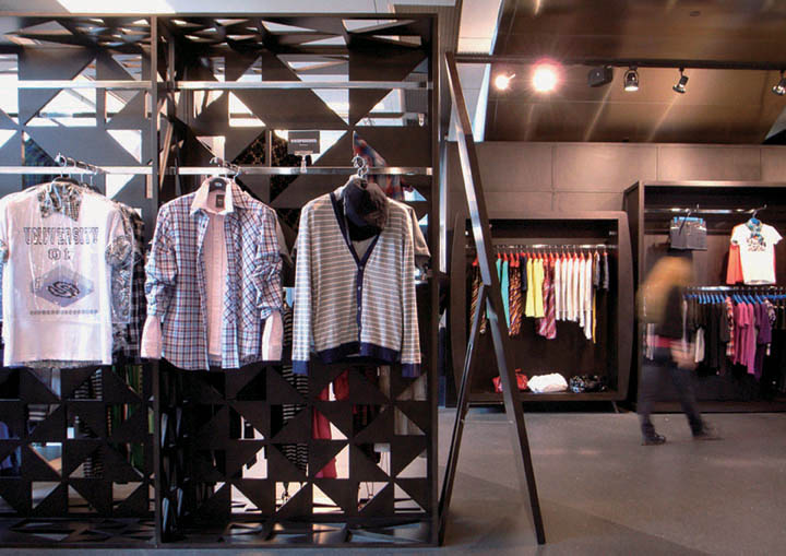 Big-Wardrobe-2-store-Design-Systems-Hong-Kong-03